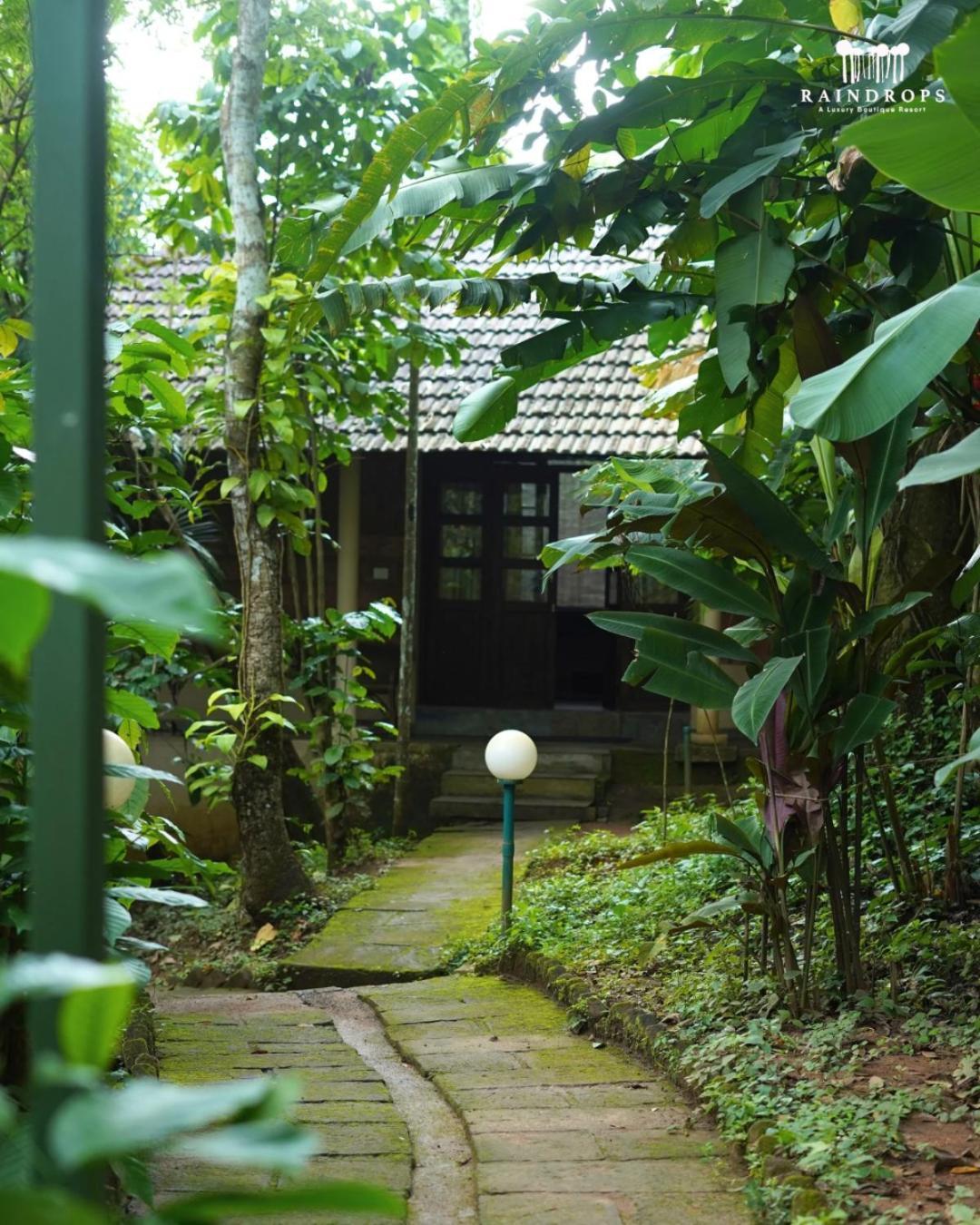 Raindrops Resorts Wayanad Sultan Bathery Exterior photo